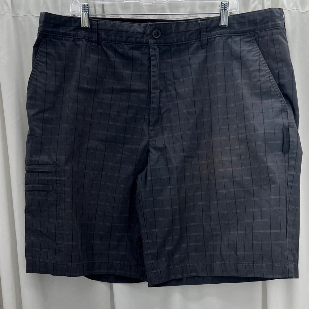 Greg Norman Men’s 40 Dark Gray Cargo Shorts Casual Utility Classic 10.5” inseam